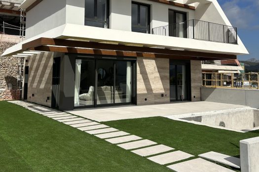 Prachtige villa’s tussen de zee en de bergen in Polop