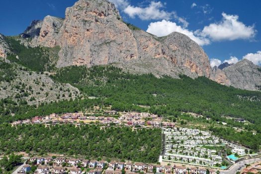Vrijstaande villa’s in Polop met uitzicht op zee en de bergen