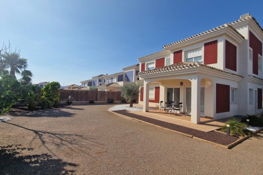 Ruime vrijstaande villa’s verdeeld over twee verdiepingen in Lorca, Murcia