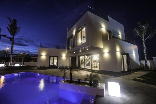 Luxe villa in Campoamor met prachtig zeezicht