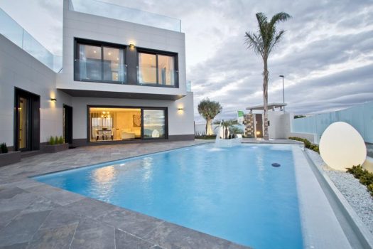 Luxe villa in Campoamor met prachtig zeezicht