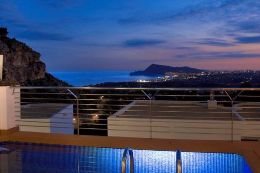 Luxe villa met zeezicht in Altea