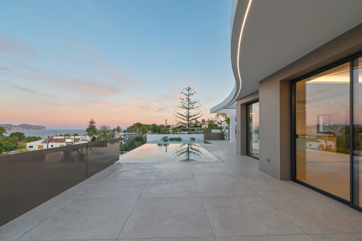 Exclusieve luxe villa op een steenworp van de zee in Moraira